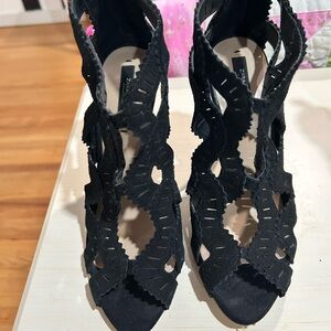 Zara Black Women's suede woven heels